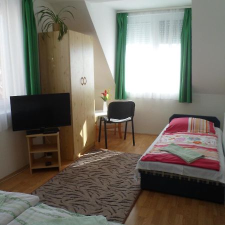 Makai Apartman Hotel Hajduszoboszlo Luaran gambar