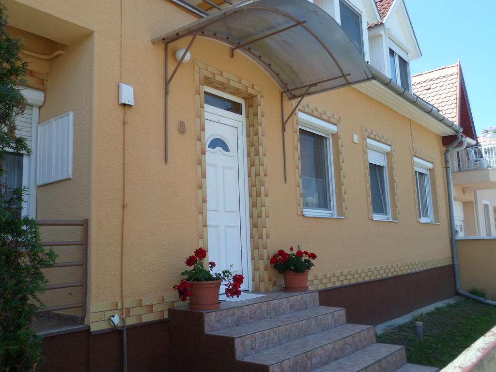 Makai Apartman Hotel Hajduszoboszlo Luaran gambar